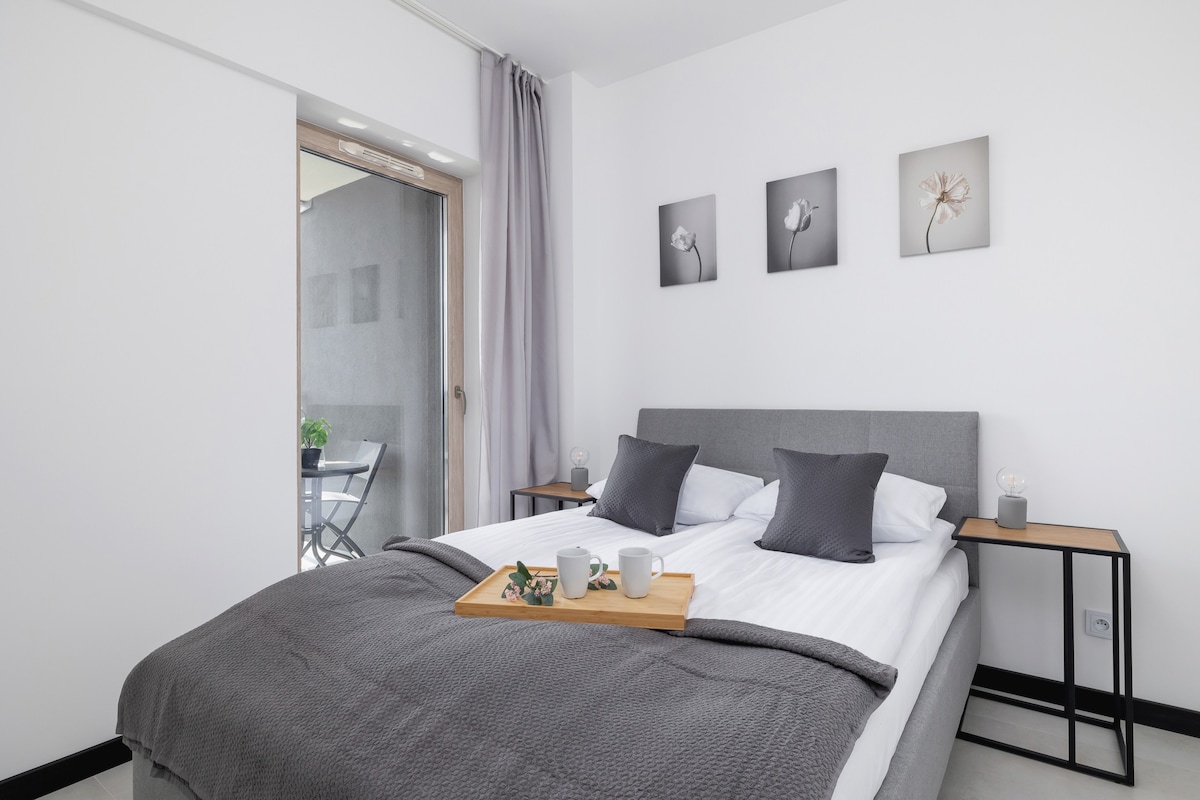Elegant 1-Bedroom Apartment | Parking