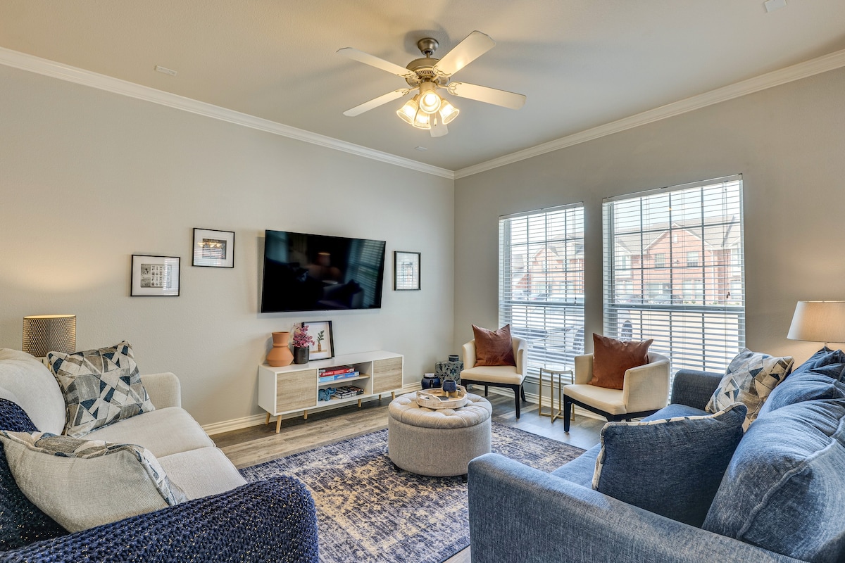 Central College Station Townhome w/ Community Pool