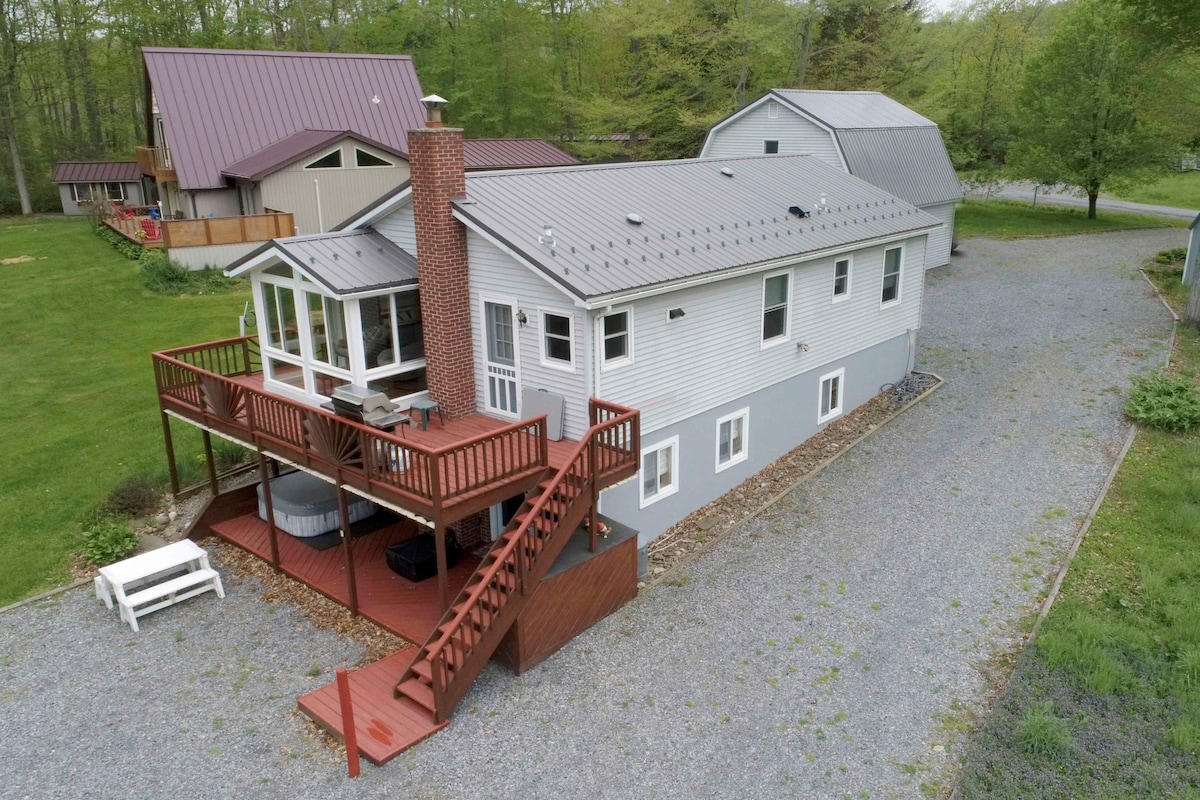 Green Acre on Lamoka Lake- Finger Lakes Region