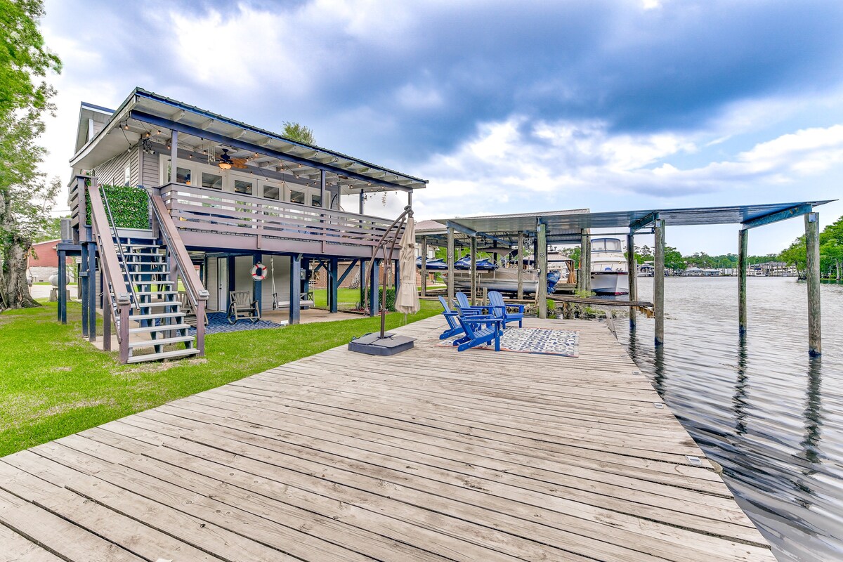 Riverfront Springfield Home w/ Scenic Deck & Dock!
