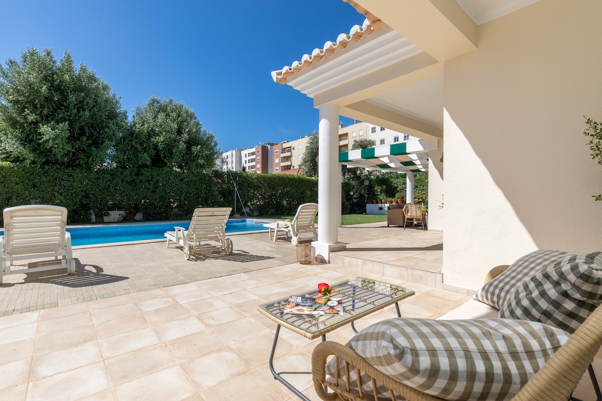 VILLA DO VALE- Stunning Family Villa with Pool