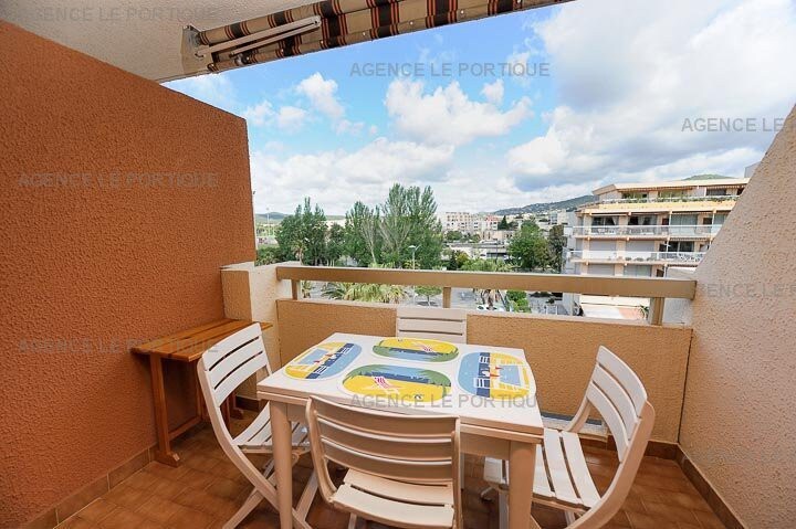 Le Lavandou, One bedroom to rent for 4 people, sea