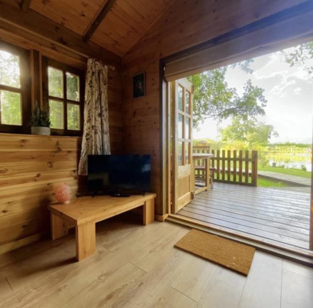 Inviting 1-Bed Cabin in Newmarket