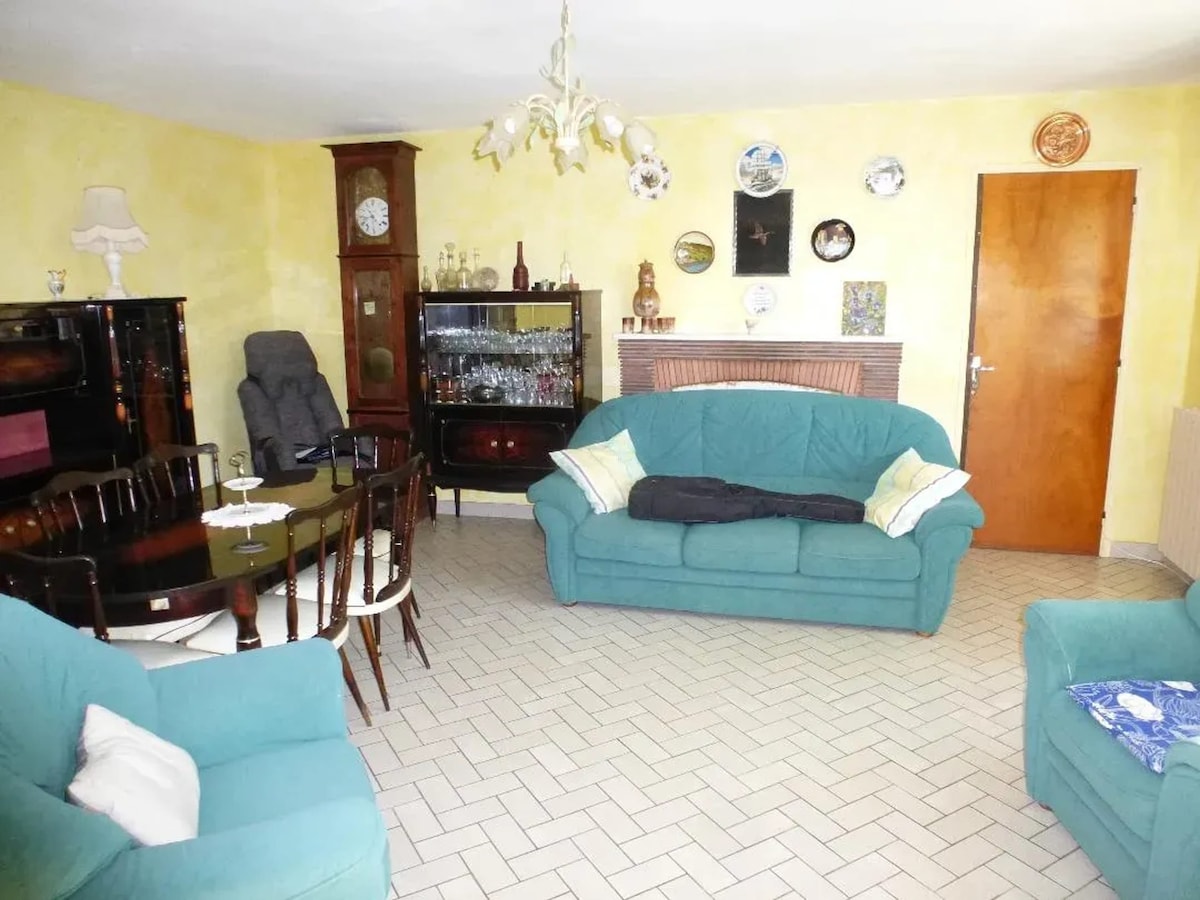 Spacious house for 8 ppl. at Saint-André-de-Lidon