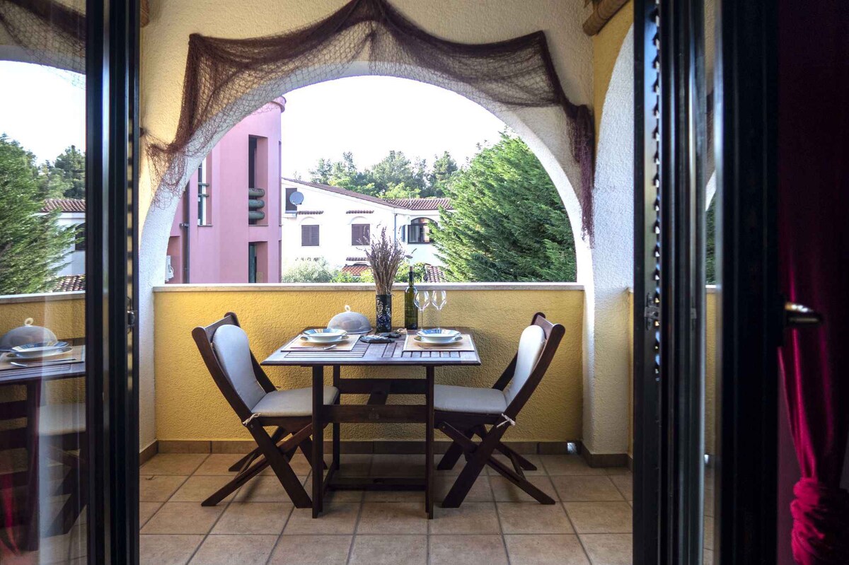 Holiday apartment with terrace and barbecue facili