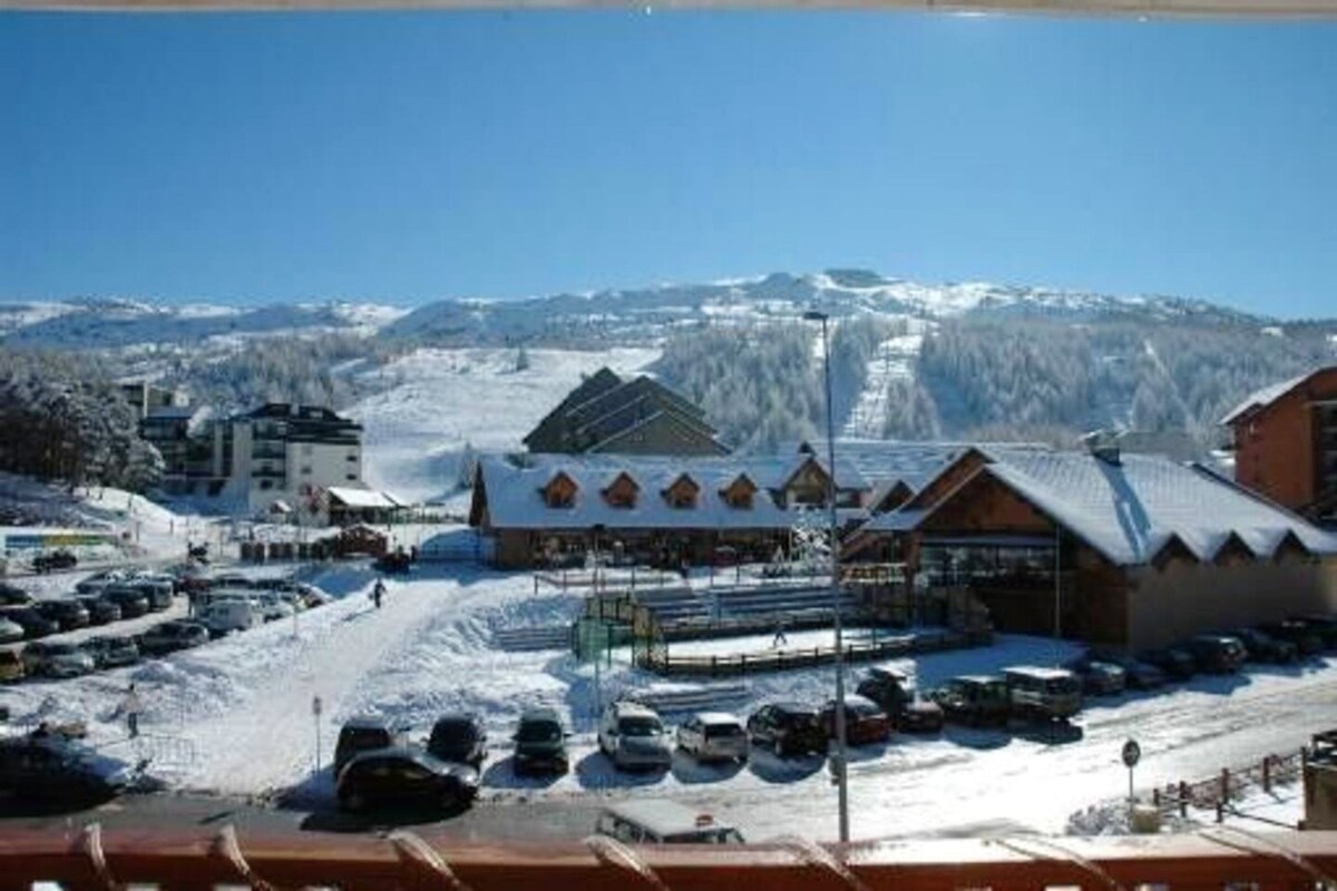 Apartement 500 m away from the slopes for 8 ppl.