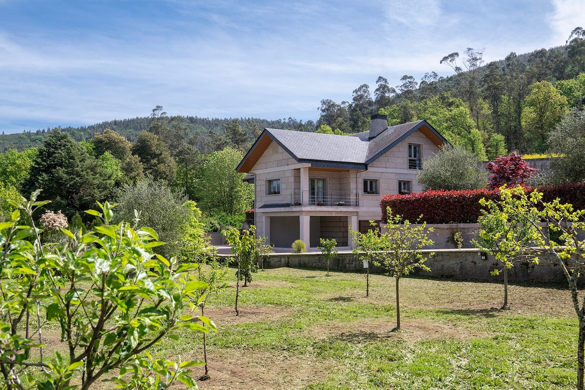 Villa Mondariz (367), de lujo cerca de la costa