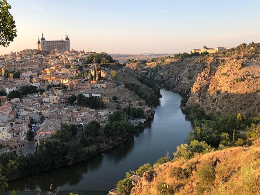 Toledo Ciudad De Las Tres Culturas