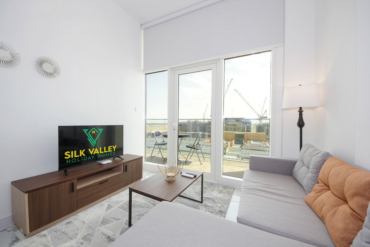 Silk Valley - Furnished 1BHK with pool and gym