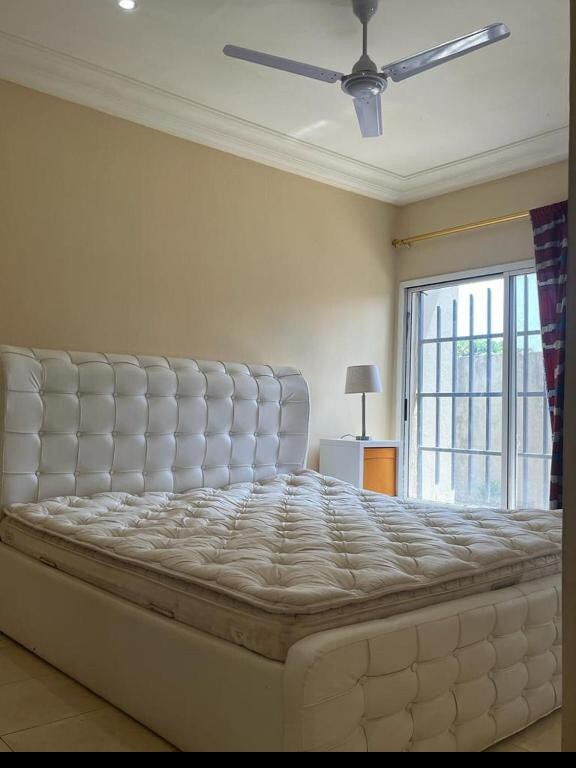 Beautiful 2-Bed Apartment in Keninding Saibali