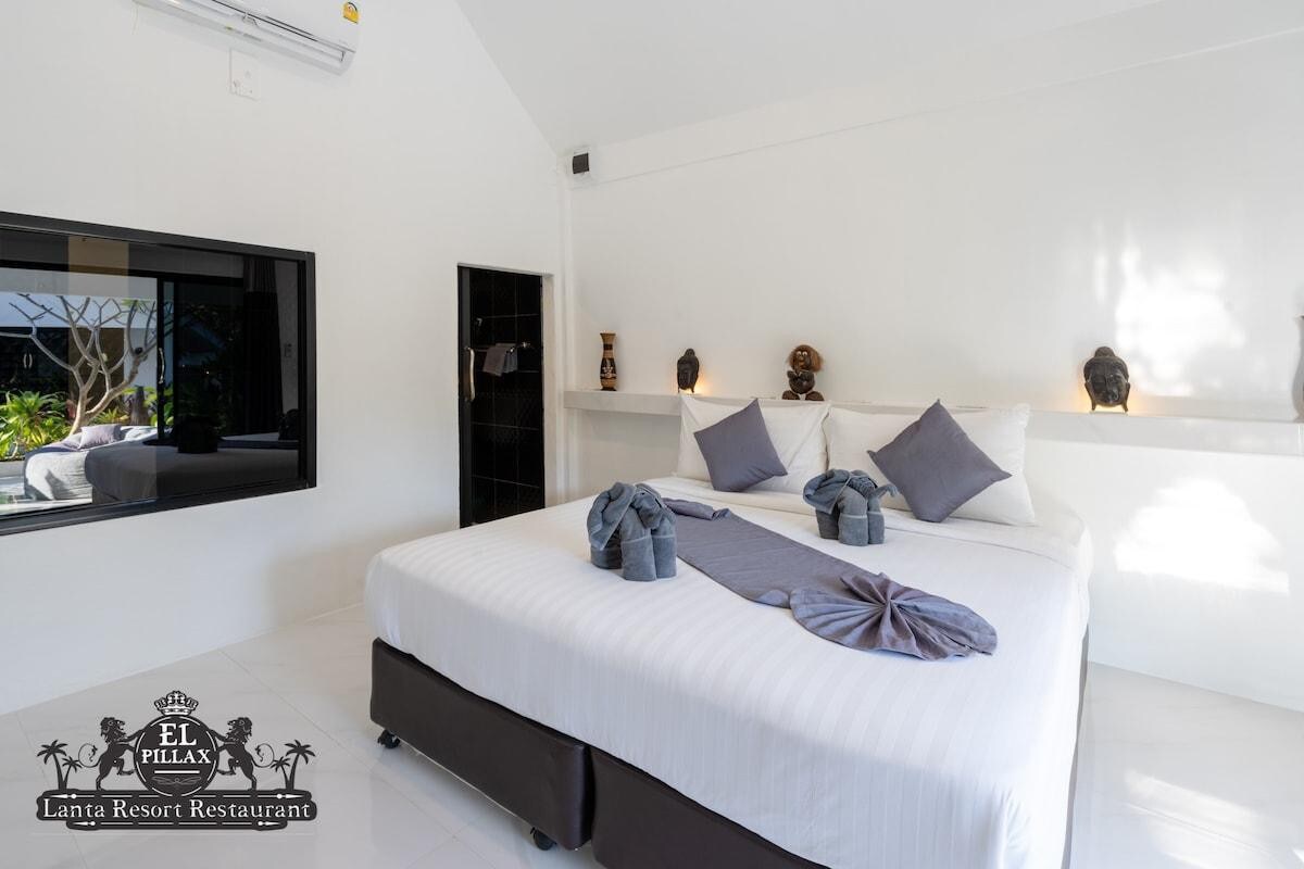 Stunning 1-Bed Chalet in El Pillax Resort ko lanta