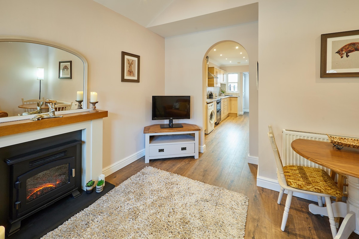 Charming 2-Bed Cottage in Ripon