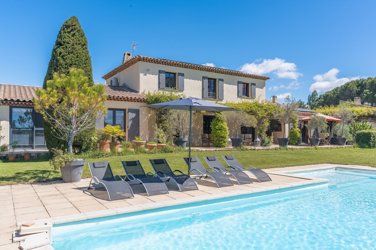 Villa piscine proche centre Aix