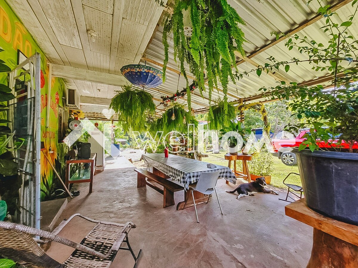 Casa à beira do lago em Manaus