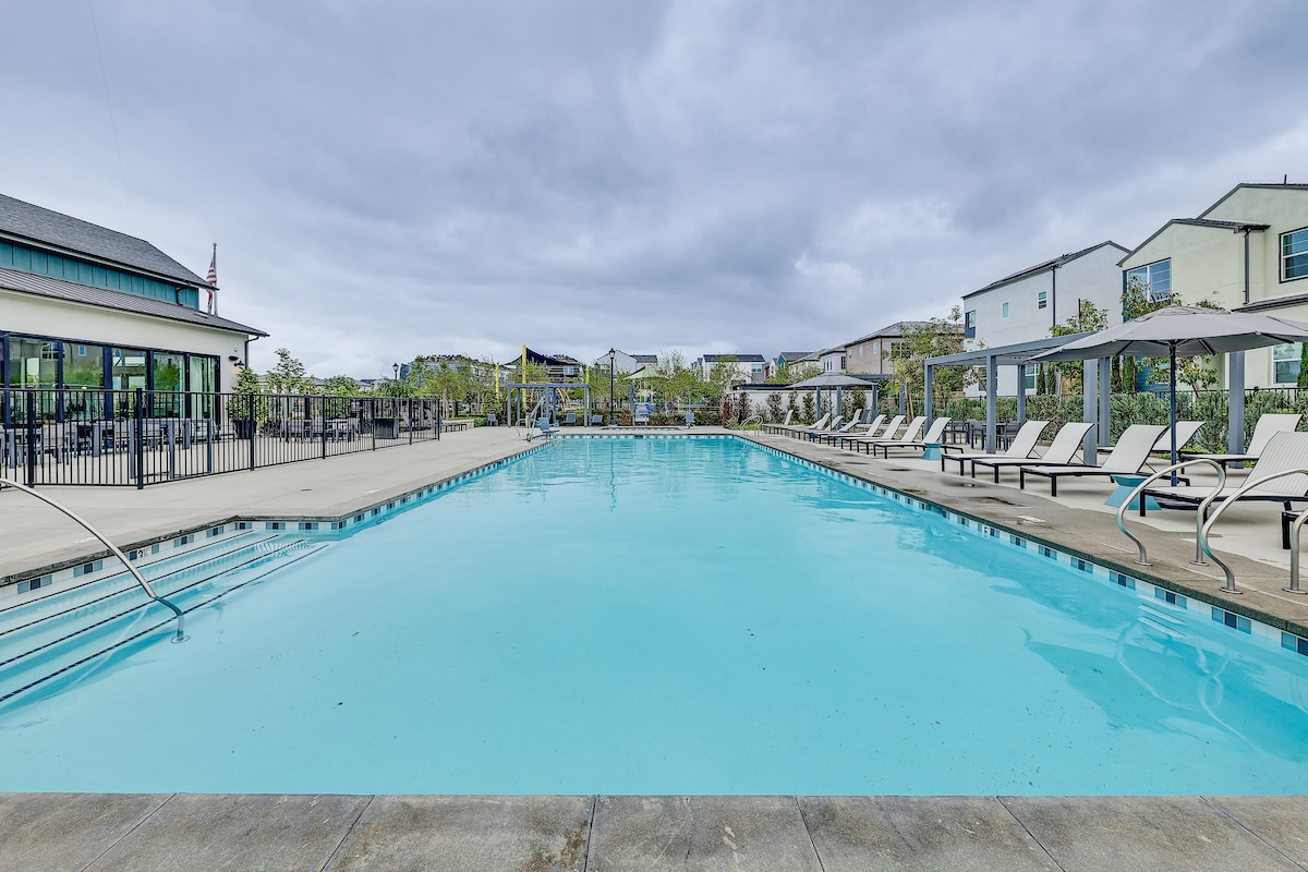 California Retreat w/ Pool Access, Near Disneyland