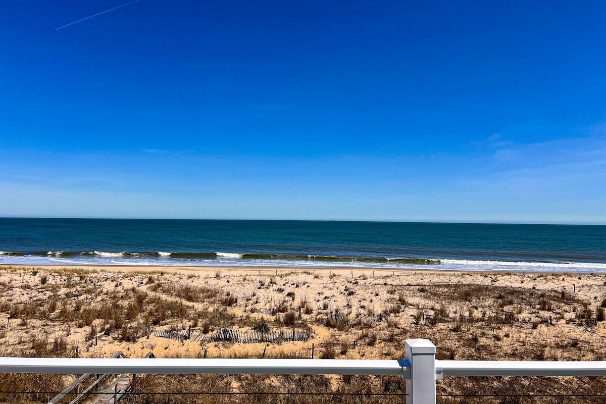 Newly renovated 4BR beachfront townhome with deck