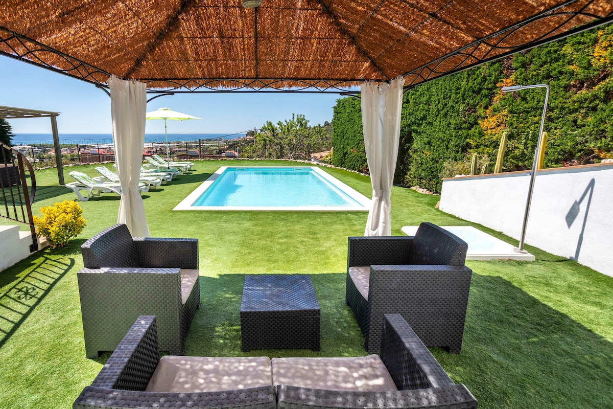 Panoramic Santa Susanna - Villa with private pool