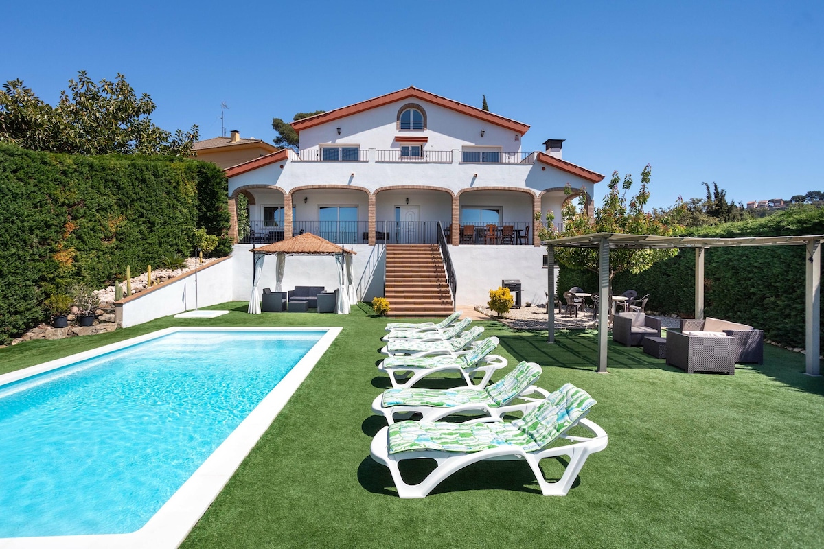 Panoramic Santa Susanna - Villa with private pool