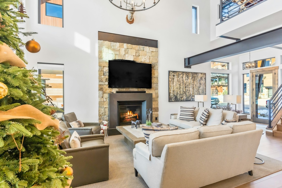 5BR Mountainview | Chef's Kitchen| Pool | Hot Tub