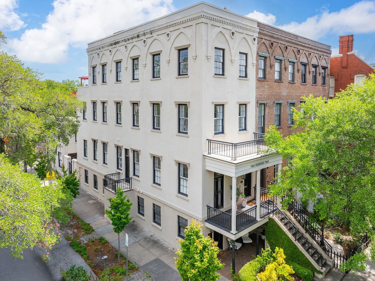 Luxurious Historic Mansion on Gaston Street