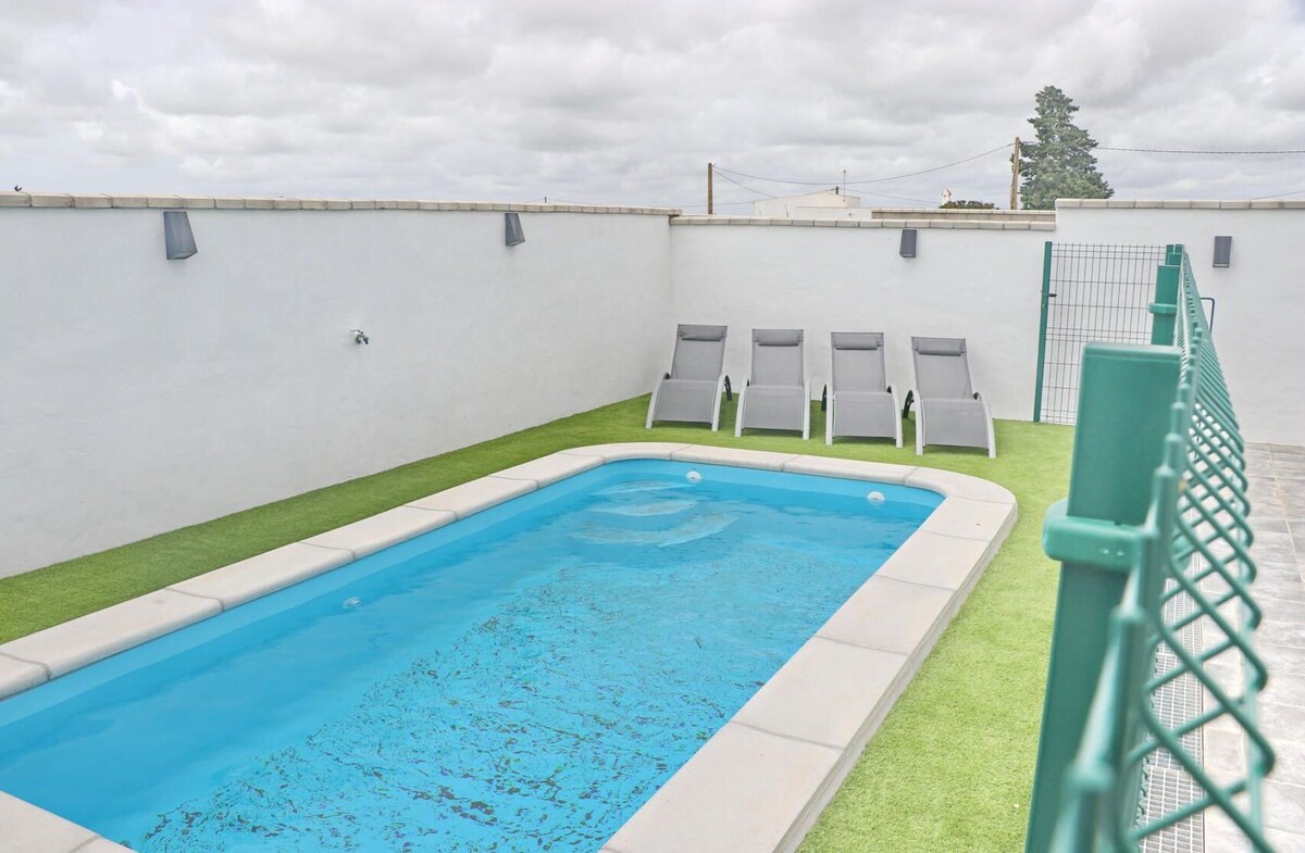 House El Rellano, fenced private pool