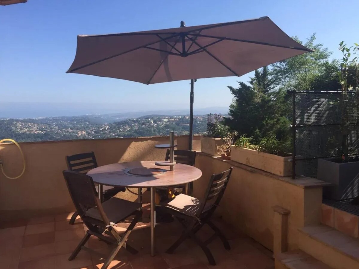 Apartement for 4 ppl. with sea view at Vence