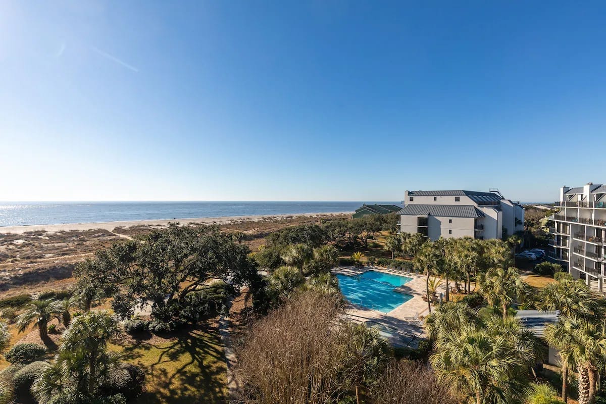 Oceanfront 3 BR | Balcony, Pool & Beach Access