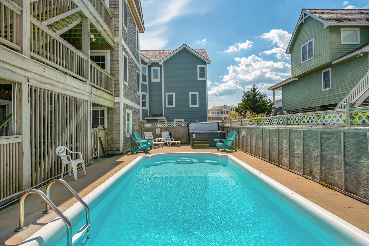 Semper Surf: Ocean Views with Pool, Hot Tub