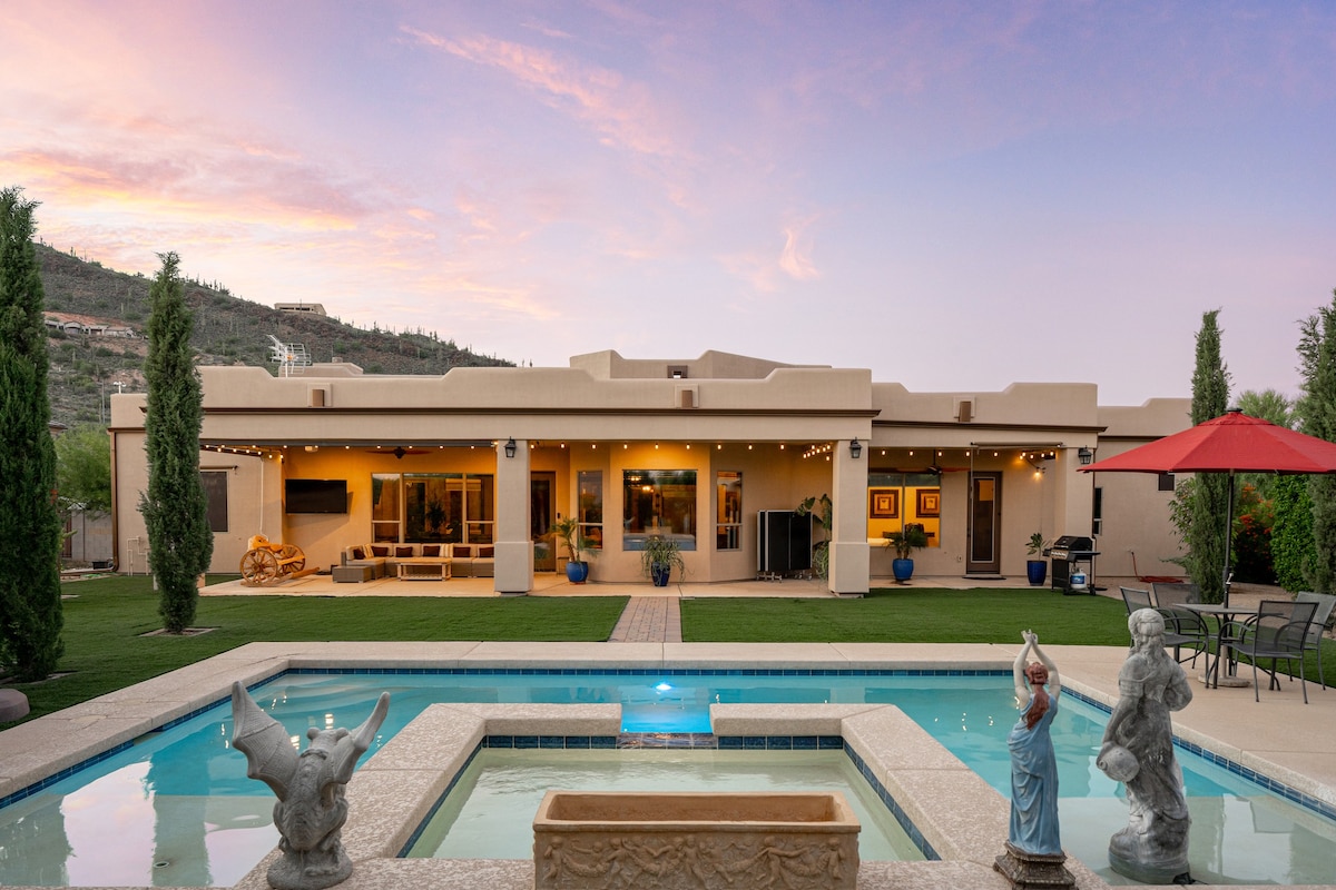 Villa Lola: Tuscan Inspired Gem w/Pool & Hot Tub!