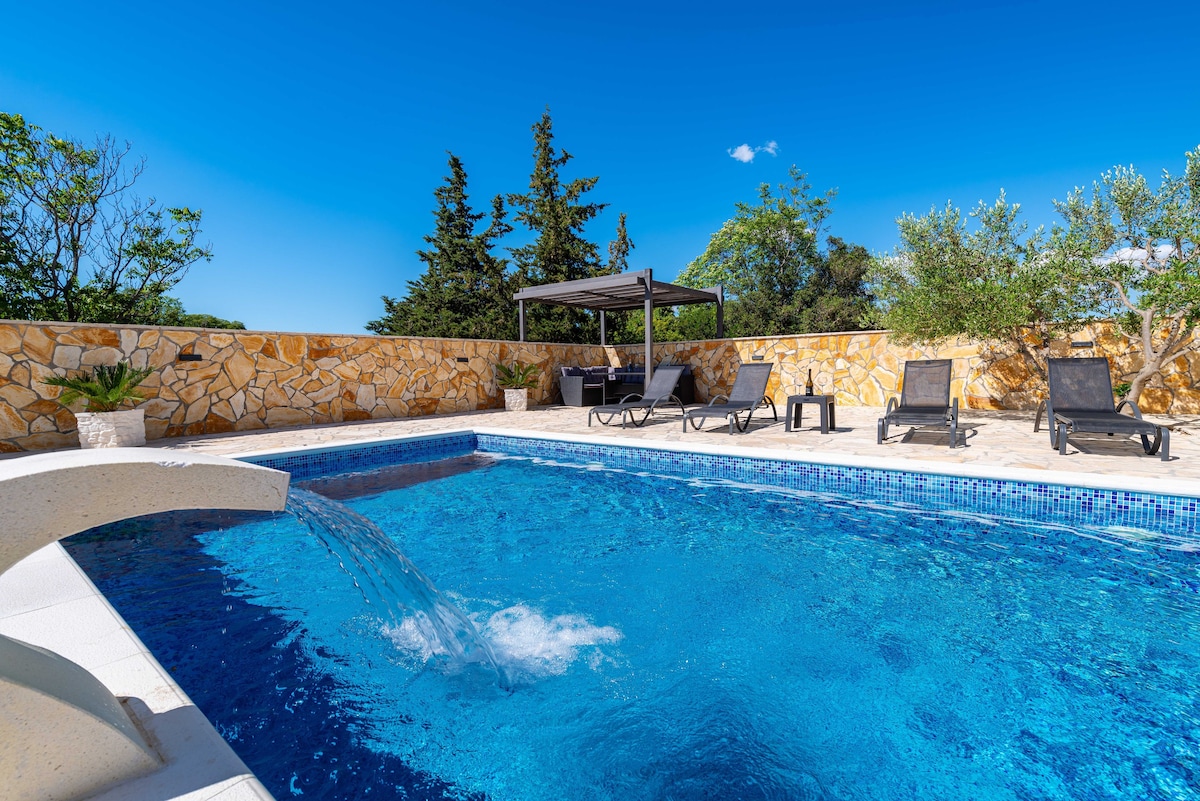 Holiday home Maria with private swimming pool
