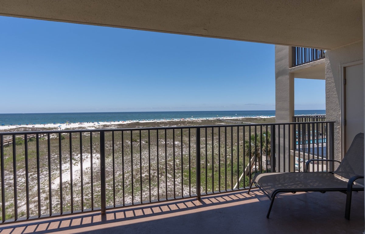 Incredible Gulf Views|Beachfront|3 bedroom condo!