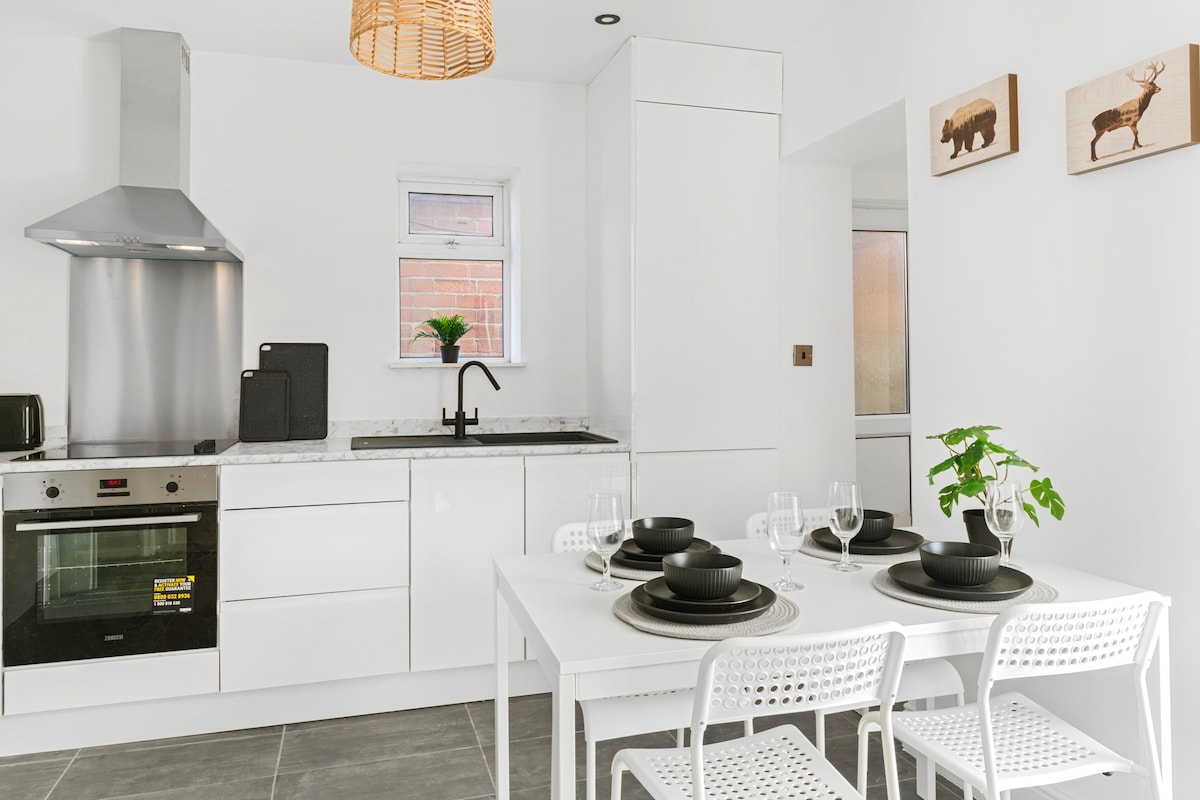 Isimi luxurious house 4-Bed in Alfreton Derby