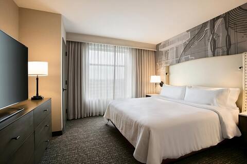4 Pet-Friendly Units, Pool, Free Breakfast!