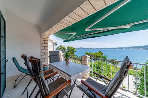 A-21507-e Two bedroom apartment near beach