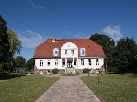 Gutshaus Ganzlin Comfortable holiday residence