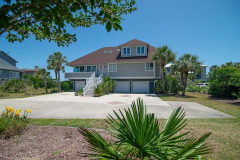 The Great Escape 6 bedroom Updated Oceanfront home