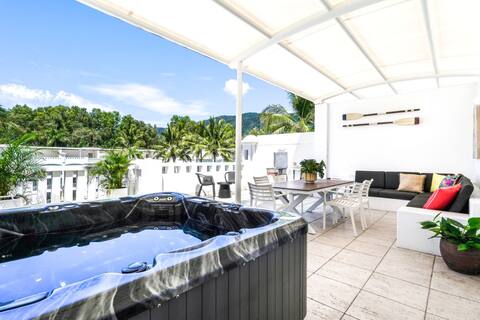 Beach Club Luxury Penthouse with Rooftop Spa