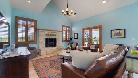 Hidden Gem: Spacious Countryside Retreat w/ Pool