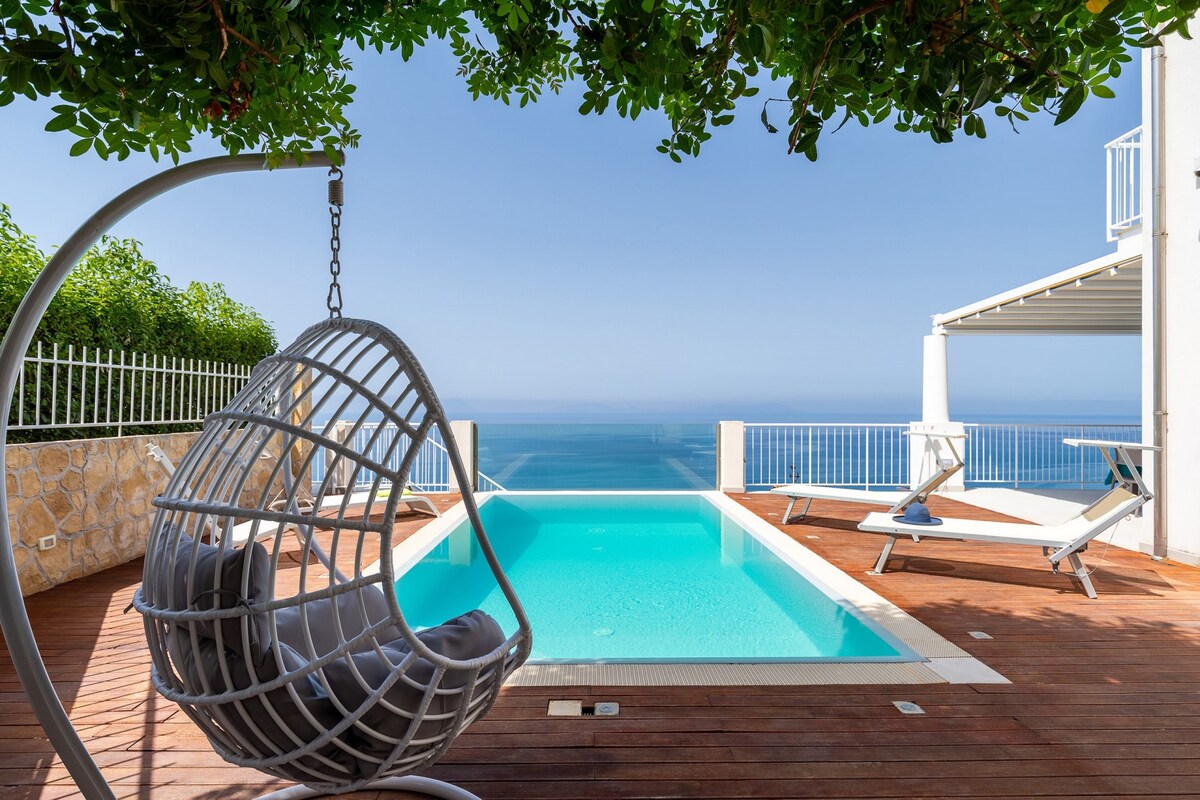 Villa Vulcano - with private pool and sea view