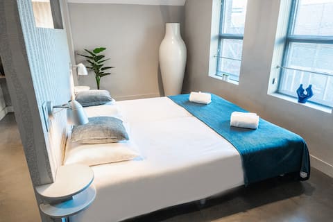 Free parking and Airco at B&C Weaving Mill