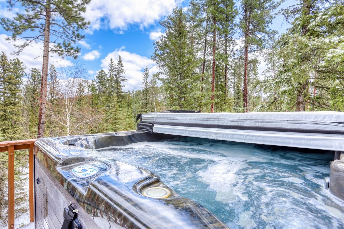 Private Hot tub, Great Scenery and wrap around dec