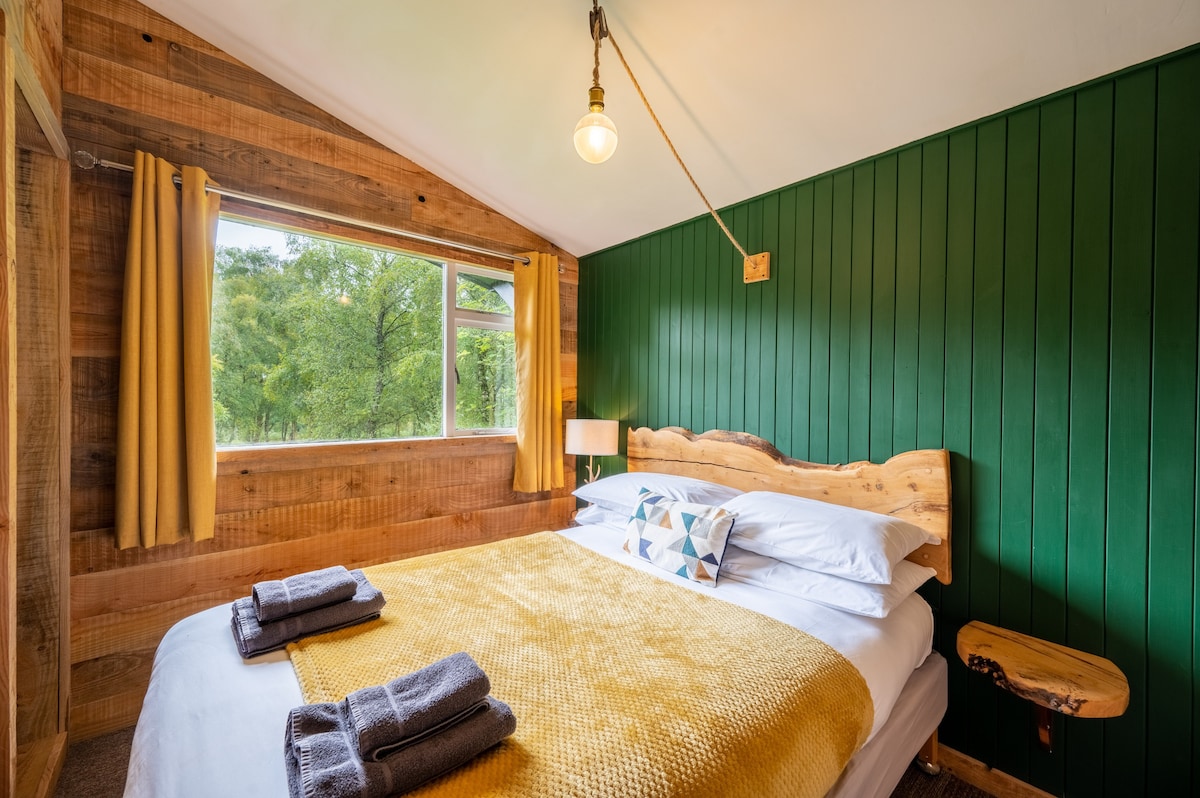 The Wood Hatch Cabin at Ancarraig Lodges, Loch Nes