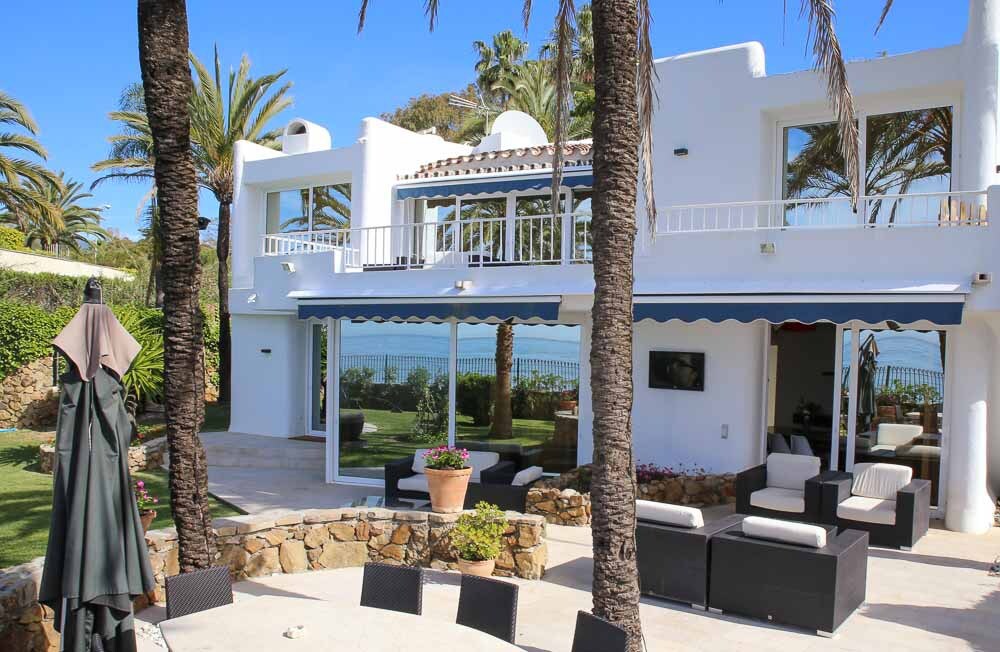 Beachfront Top Luxury Villa in The Heart Of Golden Mile, Marbella