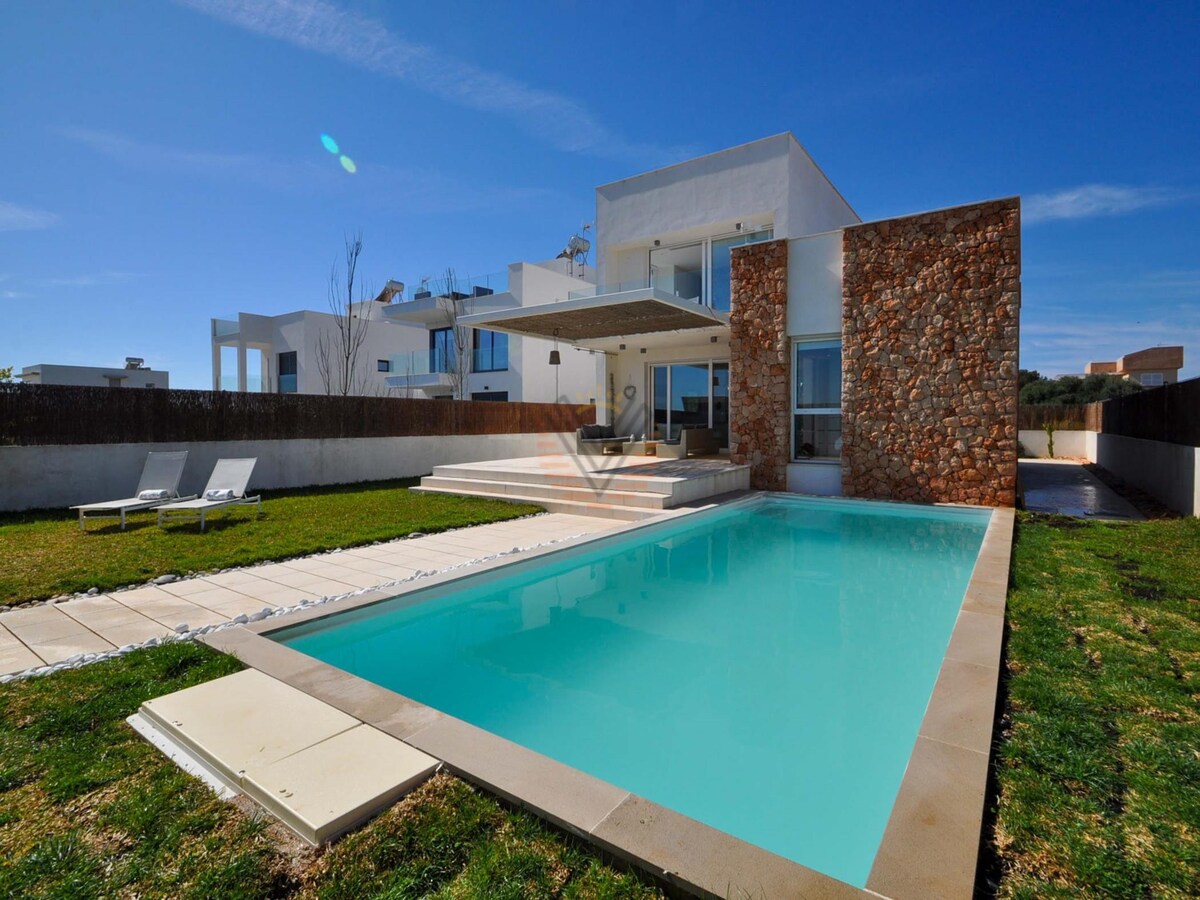 Can Bosquerró别墅，别墅位于萨拉皮塔（ sa Rapita ） ，配备私人泳池