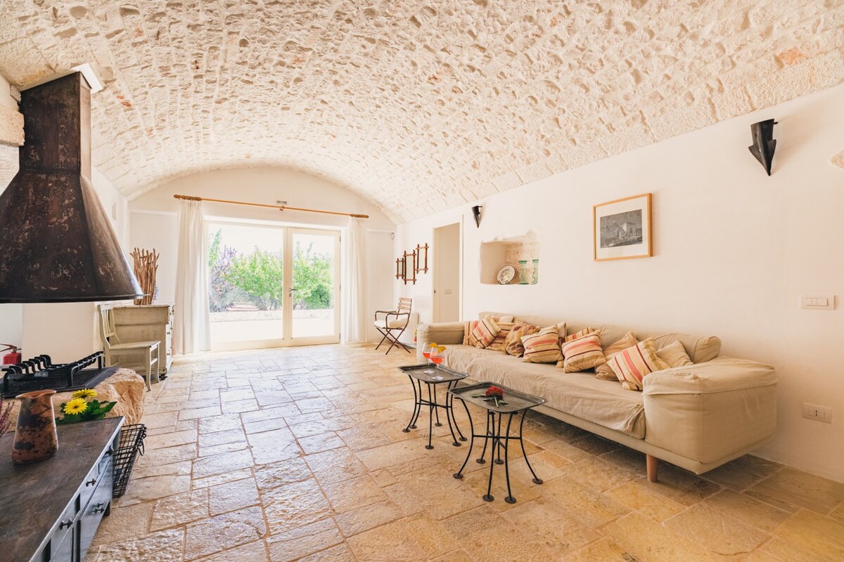 HelloAPULIA Trulli with Private Pool, Pet Friendly