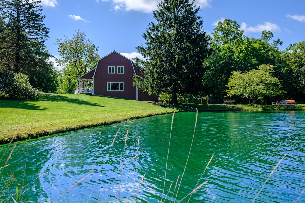 The Barn On Evergreen Pond