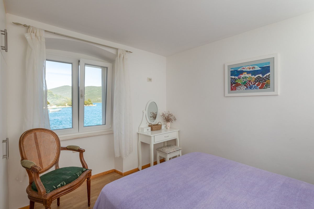 度假屋Anima Maris -复式双卧室度假房源，带露台和海景