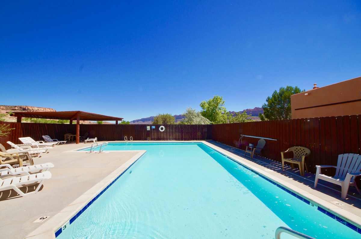 Castle View ~ 3368, 3 Bed 2 Bath Town Home On Moab