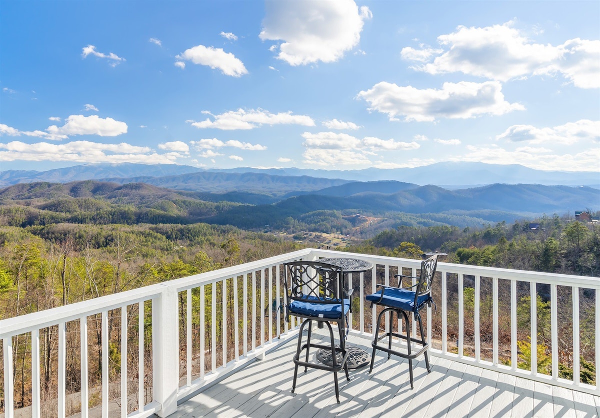 Romantic Getaway Stunning Views/Hot Tub/Pool Table