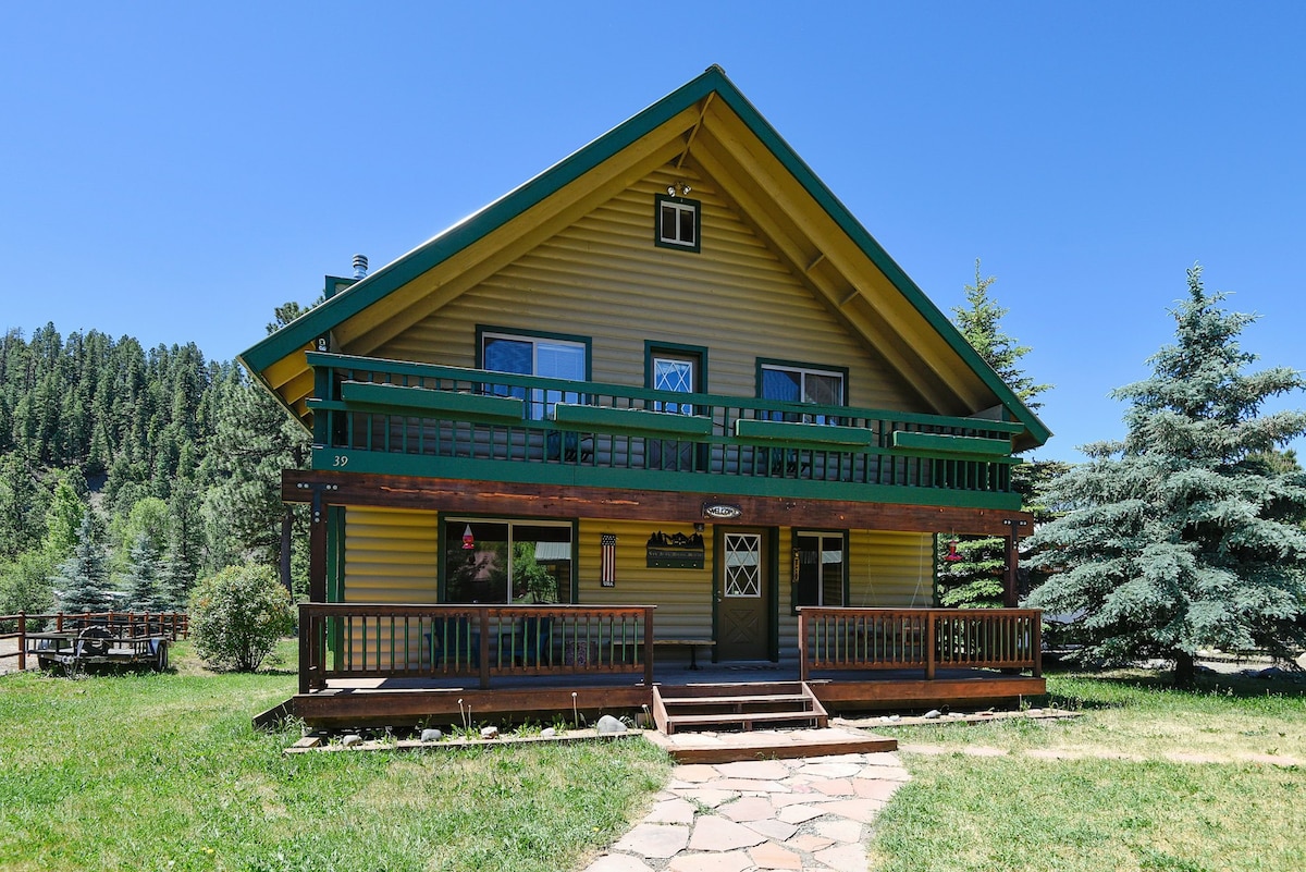 Large 3BR Riverfront | WoodStove | Balcony